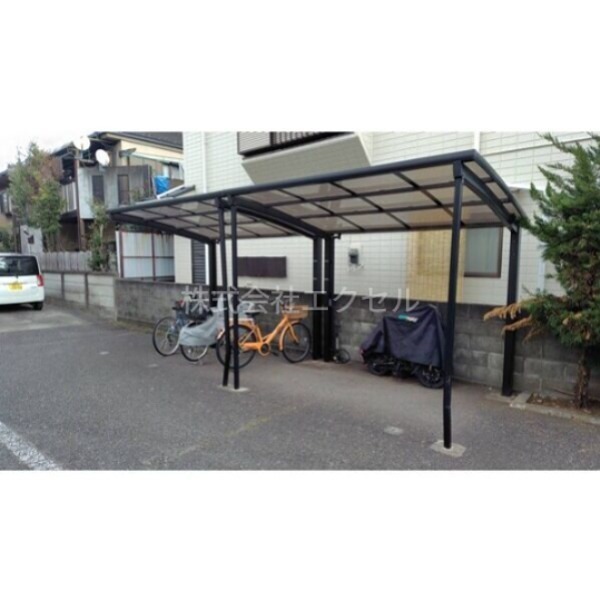 ロビー　駐輪場です。