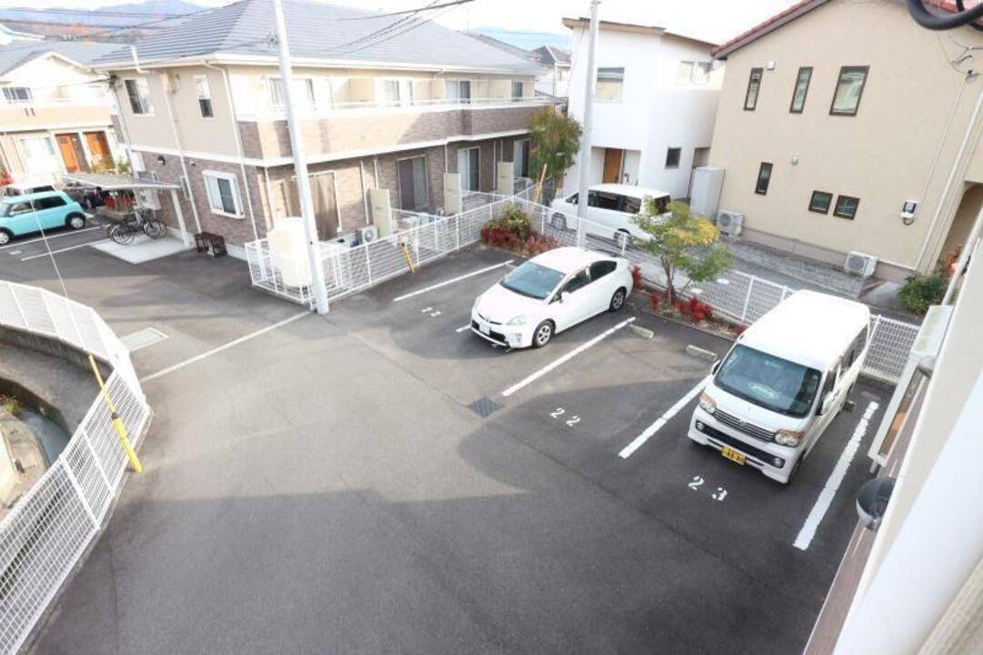 駐車場　駐車場