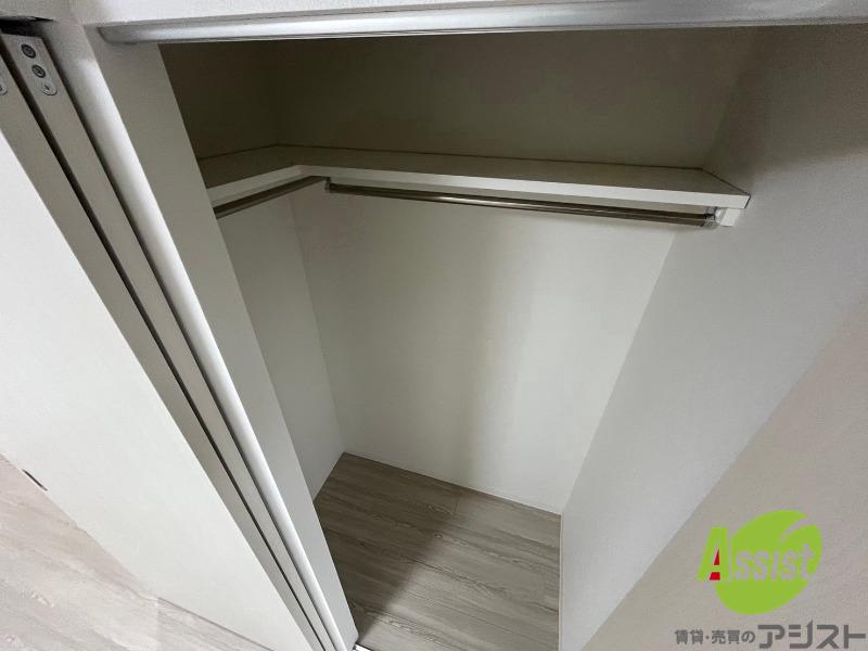 収納　寝室の収納です。部屋がすっきり片付きます。