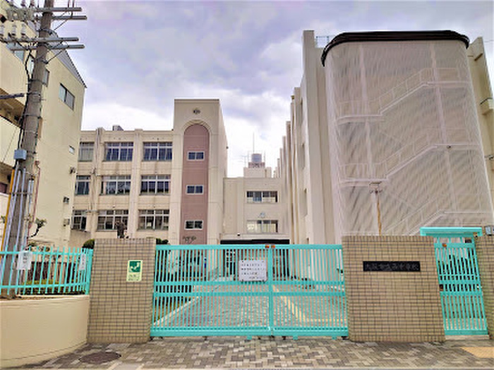 中学校　大阪市立西中学校（中学校）まで450m