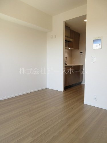 居室・リビング　※別号室参考写真