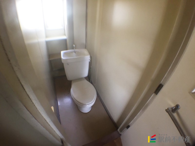 トイレ　トイレに窓あり（同タイプ）