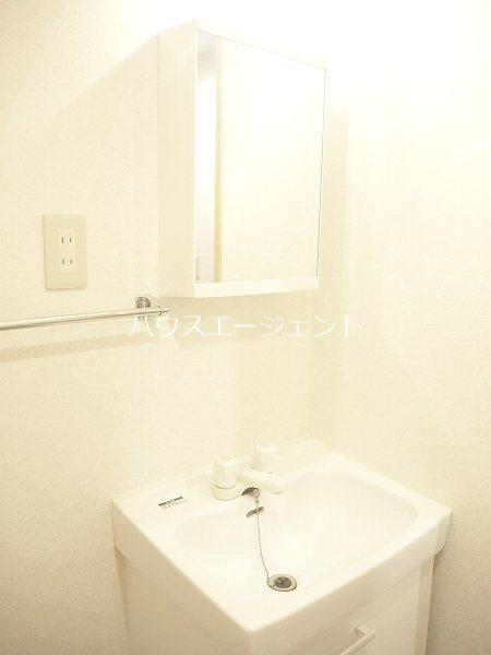洗面設備　洗面化粧台です。