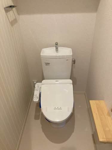 トイレ　※別のお部屋のお写真です。御参考までに。