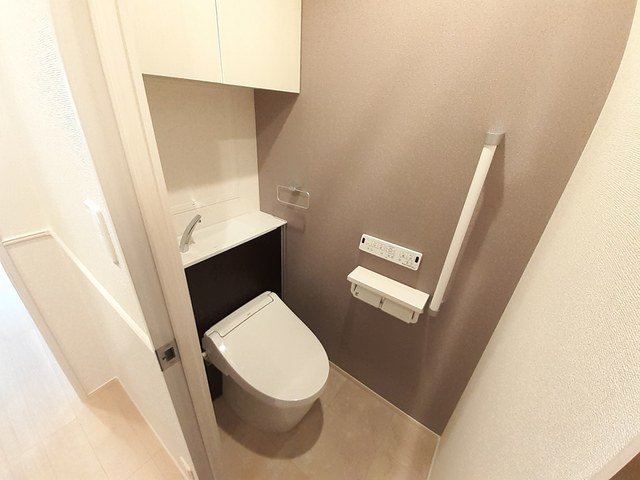 トイレ　落ち着いたトイレです