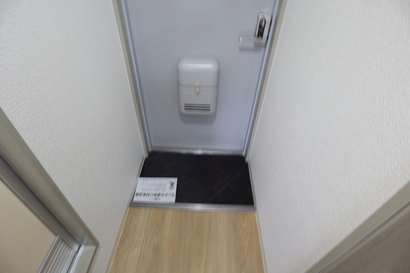 玄関　※同タイプの間取りのお写真となります。