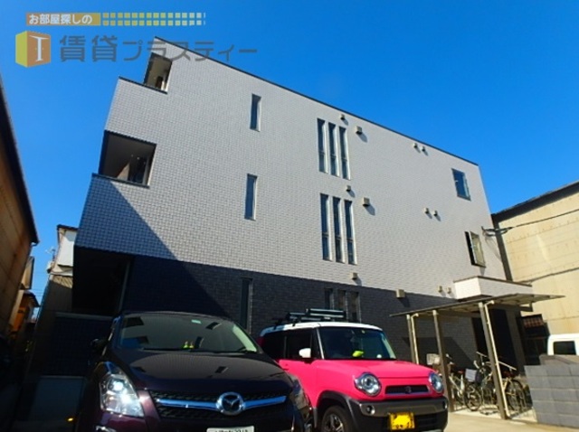 建物外観　シンプルさの中にどこかスタイリッシュが潜むデザイン。