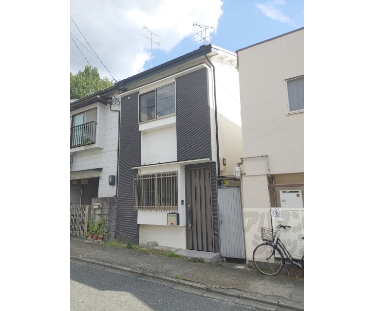 直違橋片町527-10貸家