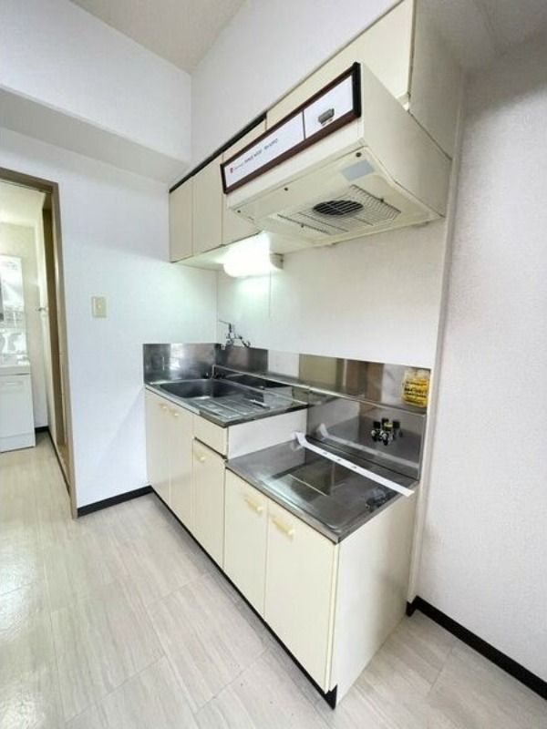 キッチン　２号室タイプのお部屋写真となります。
