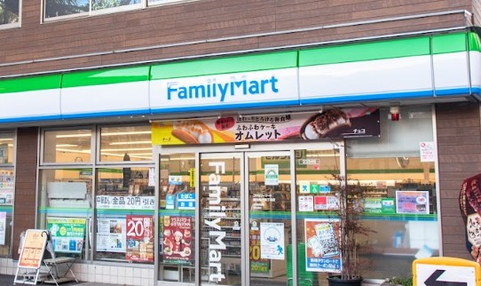 コンビニ　ファミリーマート墨田亀沢四丁目店（コンビニ）まで250m