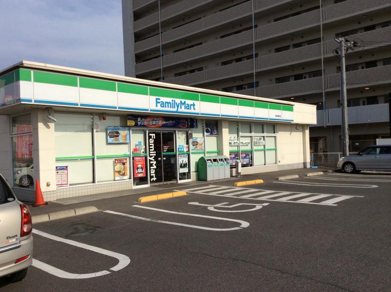 コンビニ　ファミリーマート 福山卸町店（コンビニ）まで772m