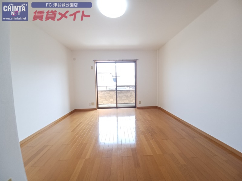居室・リビング　同型参考写真