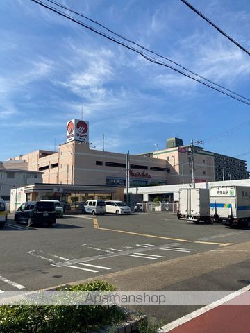 コンビニ　セブンイレブン（コンビニ）まで721m