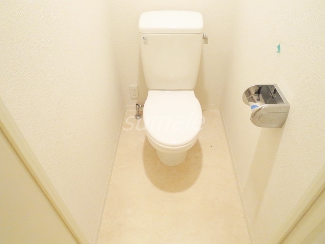 トイレ　ゆとりあるトイレスペース♪