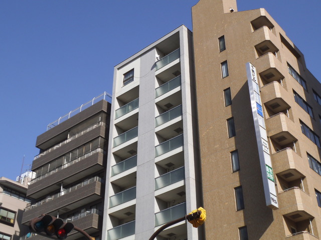 建物外観　キレイめの建物です！１階はクリニックになっております