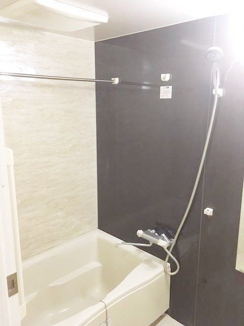 バス・シャワールーム　別タイプの室内参考写真です
