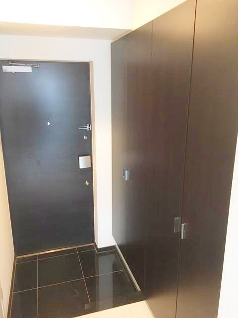 玄関　別タイプの室内参考写真です