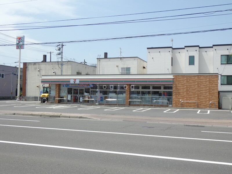 コンビニ　セブンイレブン札幌北35条東店（コンビニ）まで177m