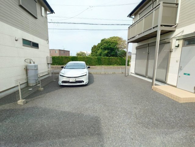 駐車場　前面駐車場2台無料