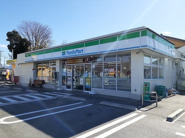コンビニ　ファミリーマート小瀬公園通り店（コンビニ）まで143m