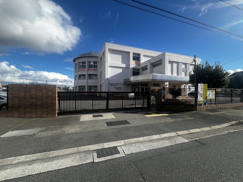 小学校　加古川市立川西小学校（小学校）まで619m