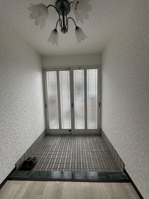 辻子1丁目貸家の玄関写真