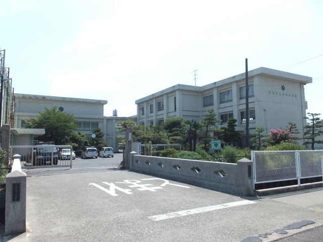 中学校　津島市立神守中学校（中学校）まで850m