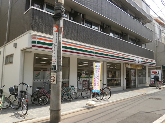 コンビニ　セブンイレブン　千歳烏山駅西口店（コンビニ）まで195m