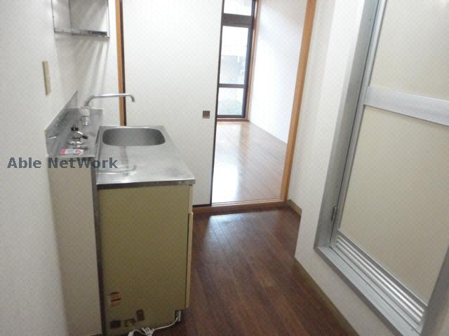 キッチン　※同物件別部屋の写真です。