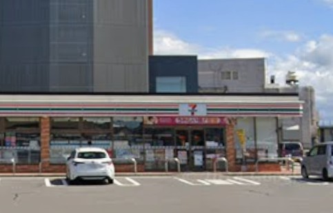 コンビニ　セブンイレブン 新潟黒埼インター店（コンビニ）まで808m