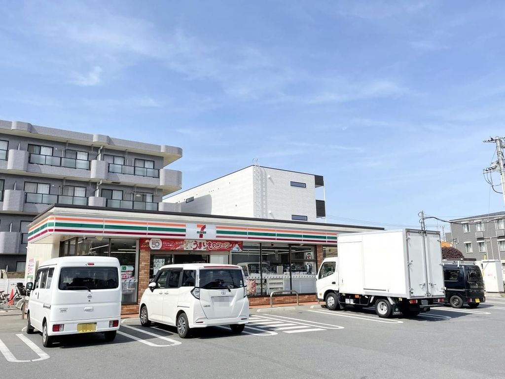 コンビニ　セブンイレブン東所沢3丁目店（コンビニ）まで120m