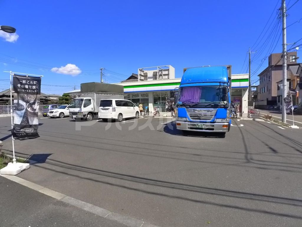 コンビニ　ファミリーマート南花畑四丁目店（コンビニ）まで50m