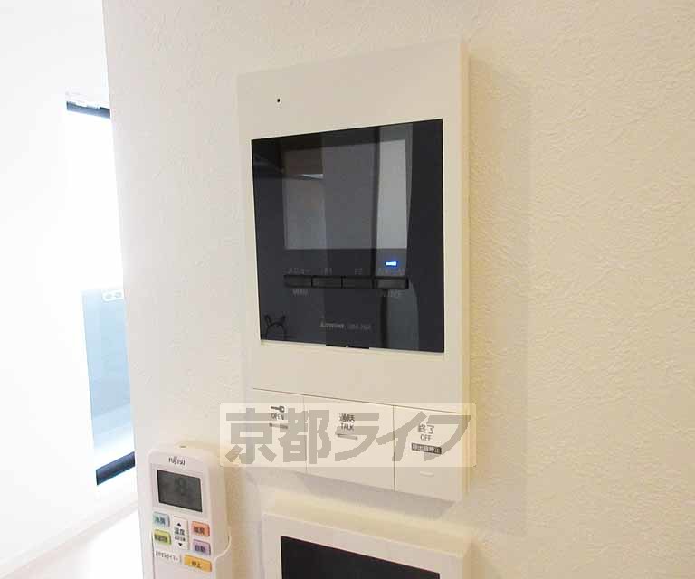 その他設備　モニター付きのインターフォンです・