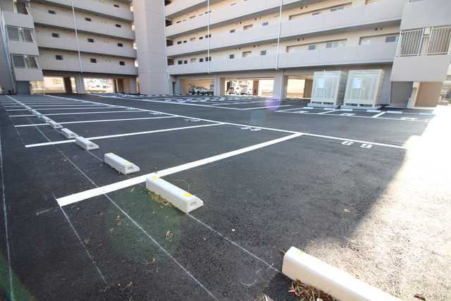 駐車場　駐車場