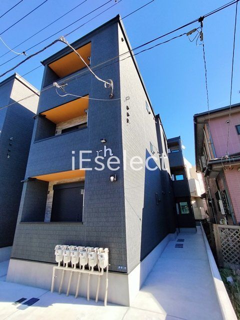 エントランス　建物内へのアプローチ