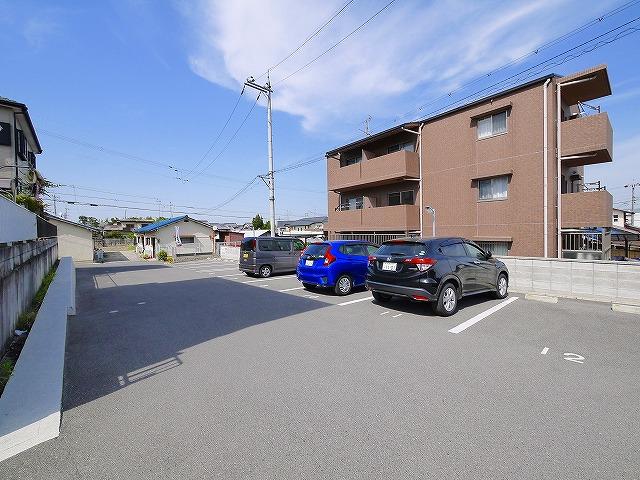 駐車場　駐車スペースも敷地内