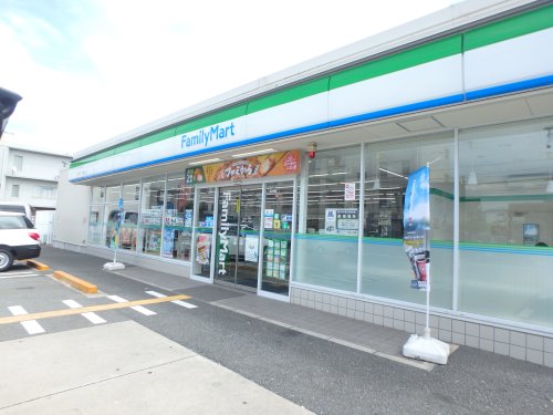 コンビニ　ファミリーマート 背戸口一丁目店（コンビニ）まで682m