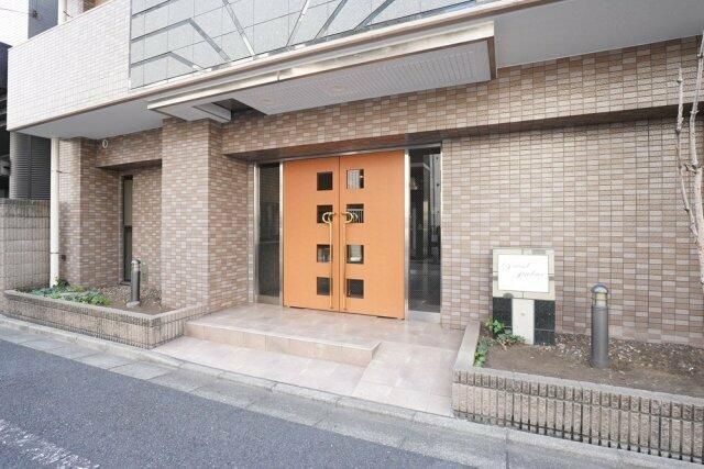 エントランス　☆落ち着いたエントランスです☆