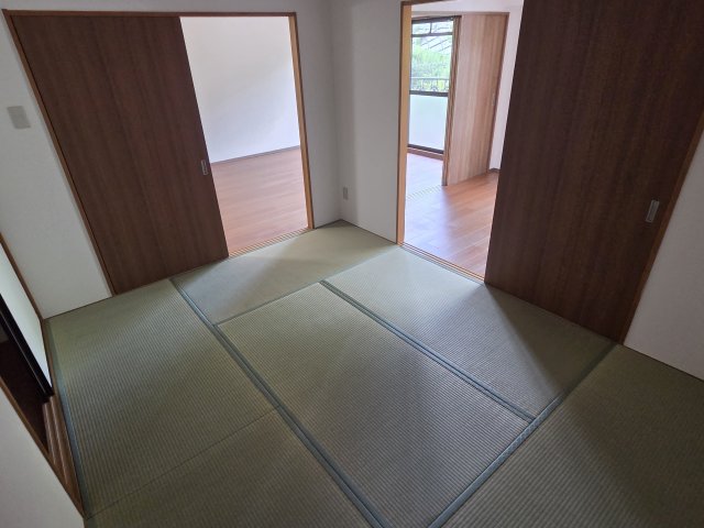 居室・リビング　きれいな和室です