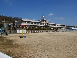 小学校　香芝市立関屋小学校（小学校）まで1250m