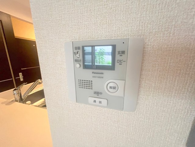 セキュリティ　TVモニターホンで来客が誰か確認してから開けて下さいね