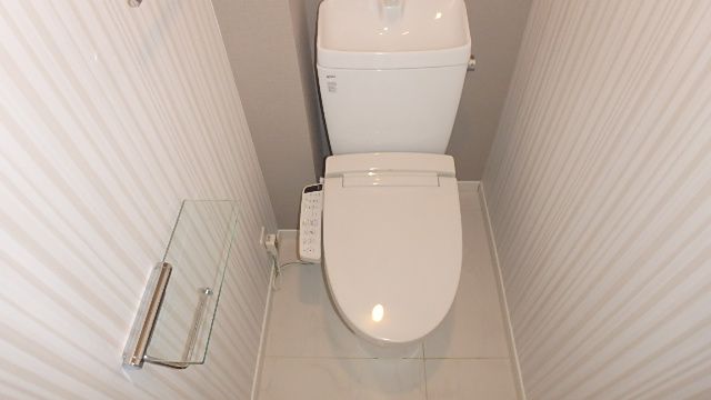地下鉄四つ橋線 肥後橋駅 徒歩5分 21階建 築20年のトイレ写真