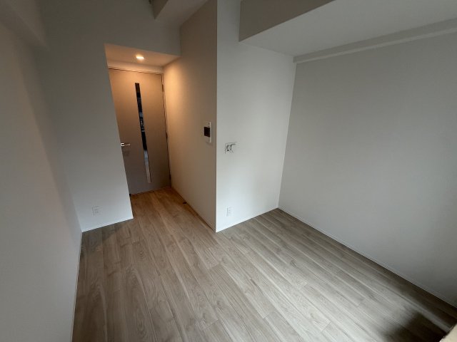 その他部屋・スペース　落ち着いた色調の寝室です