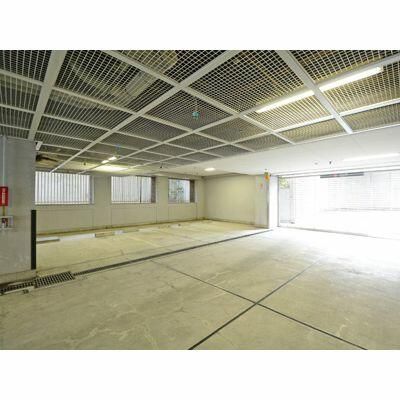 駐車場　空き状況はお問い合わせください