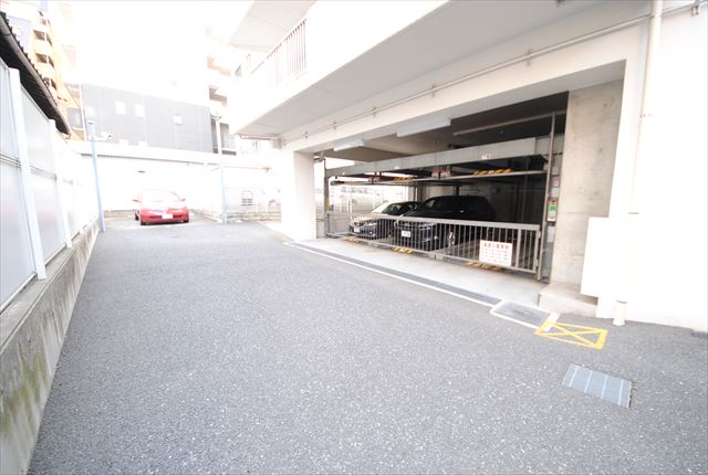 その他設備　アーデン上本町　駐車場