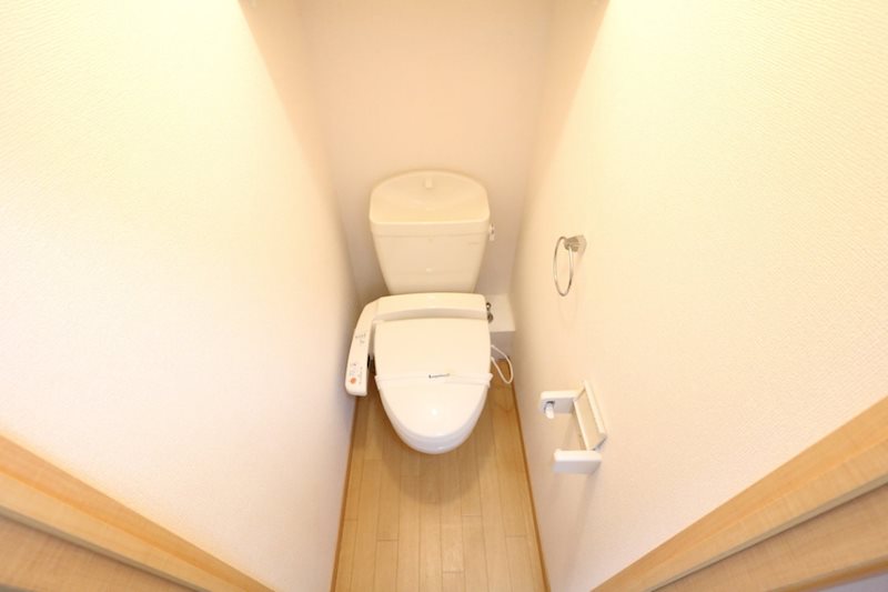 トイレ　※別のお部屋の写真です