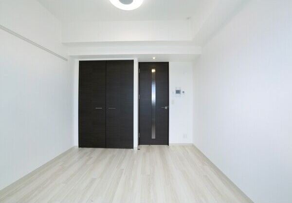 エステムコート名古屋黒川シャルマンの居間写真
