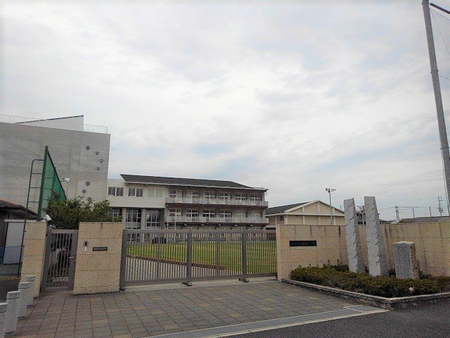 その他　坂出市立坂出小学校まで1300m