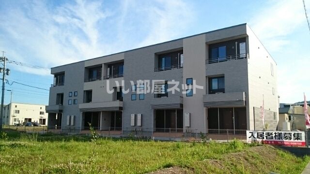 ＪＲ日豊本線 小波瀬西工大前駅 バス乗車時間：2分 最寄りバス停で下車 徒歩9分 築7年
