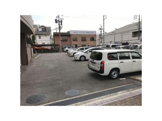 駐車場　駐車場